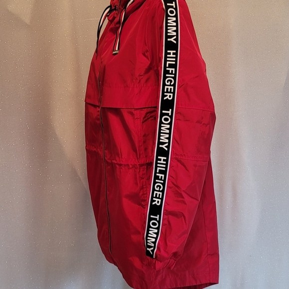 🌟HOST PICK🌟 Tommy Hilfiger Red Logo Raincoat - Picture 5 of 16